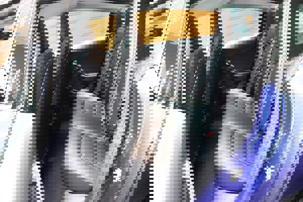 Used 2022 Tesla Model 3 Standard Range image 41