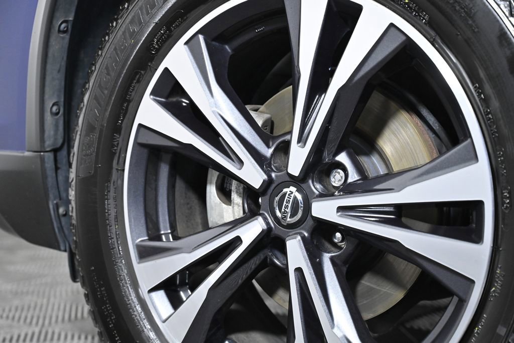 Used 2019 Nissan Rogue SV w/ Sun & Sound Touring Package image 34