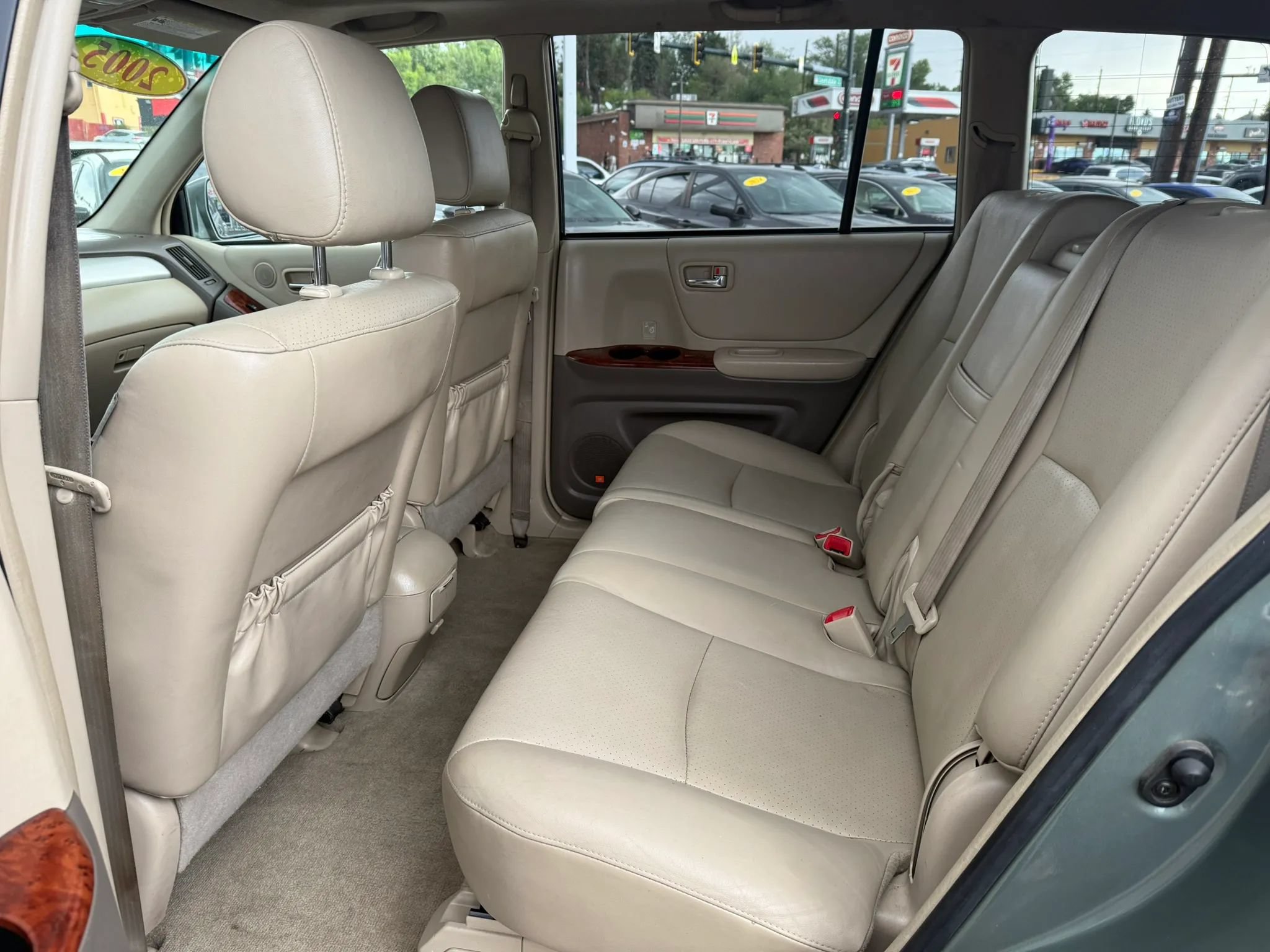 Used 2005 Toyota Highlander Limited w/ Leather Trim Pkg AWD/4WD image 13