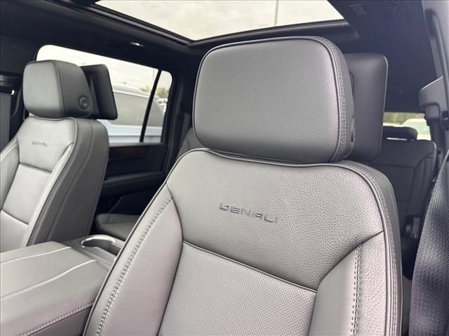 New 2026 GMC Yukon XL Denali w/ Denali Reserve Package image 29