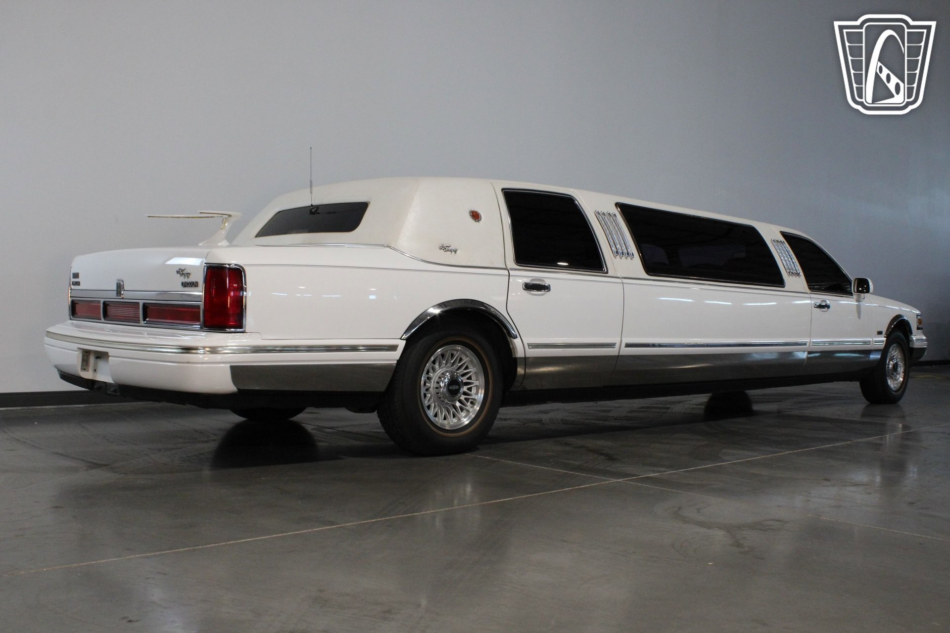 Used 1996 Lincoln Town Car Executive image 21