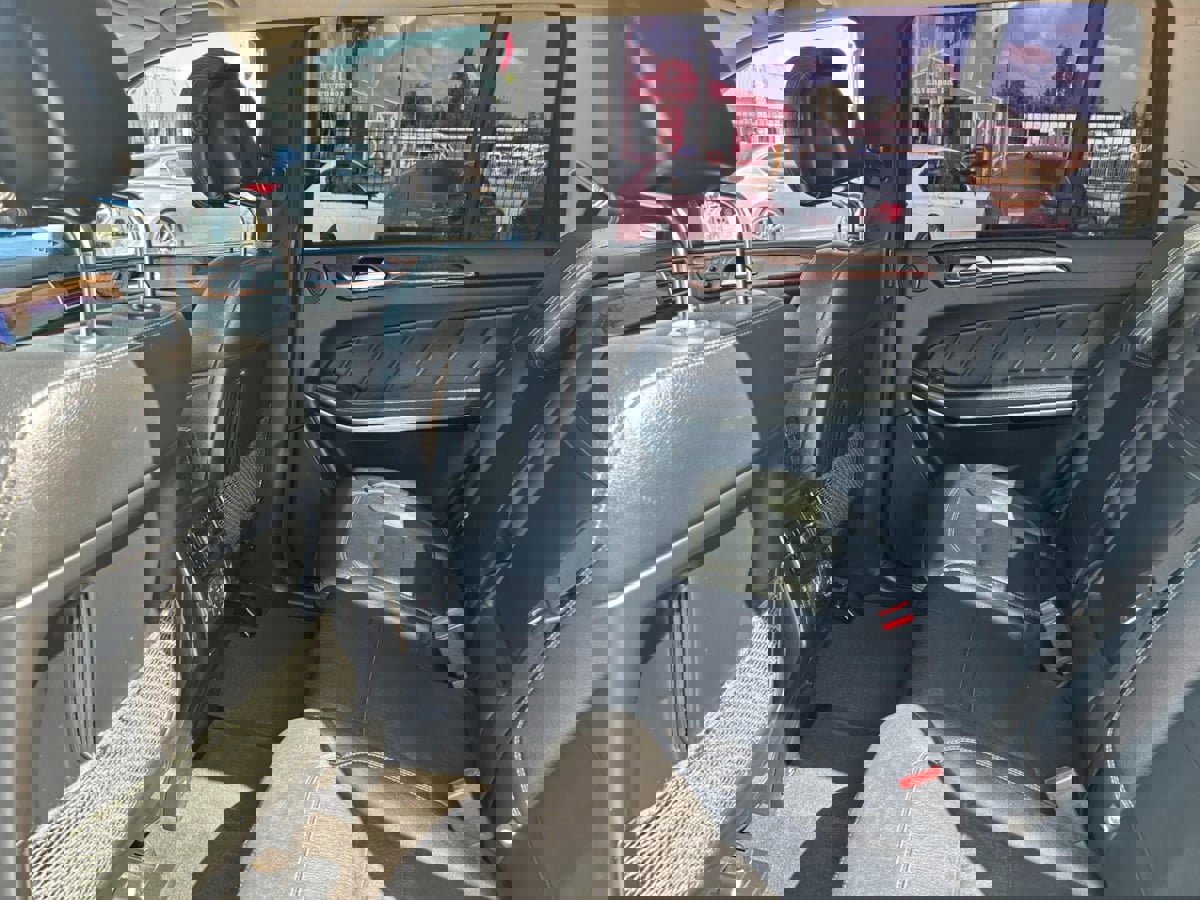 Used 2014 Mercedes-Benz GL 550 4MATIC image 26