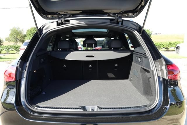 Used 2026 Mercedes-Benz GLC 300 image 32