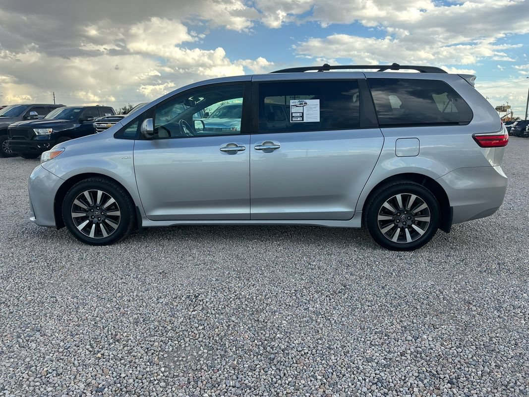 Used 2018 Toyota Sienna XLE w/ XLE Navigation Package AWD/4WD image 6