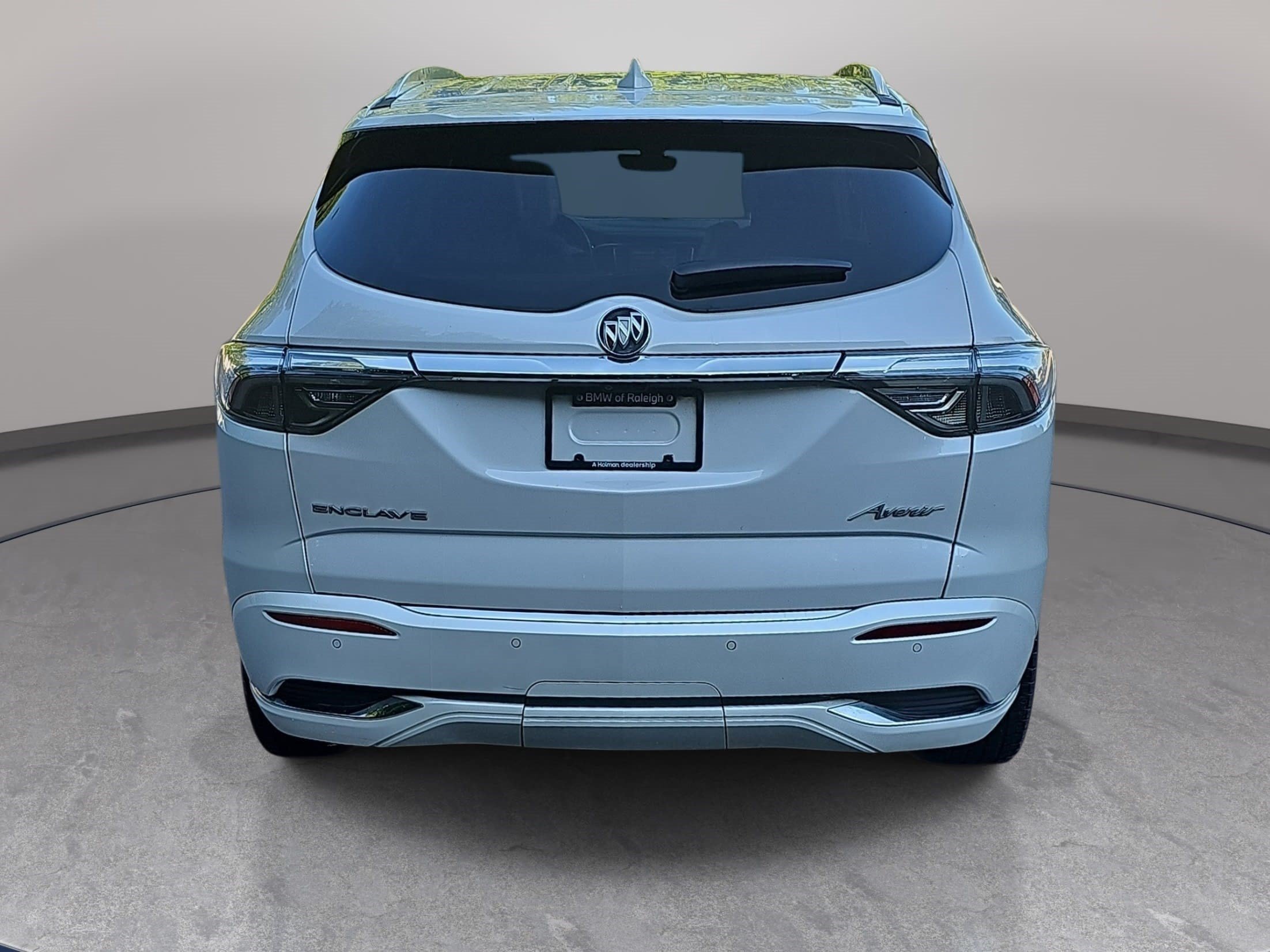 Used 2022 Buick Enclave Avenir w/ Avenir Technology Package FWD image 6