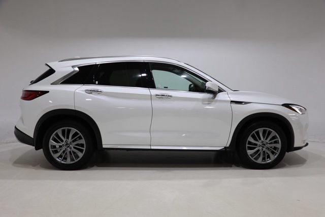 Used 2023 INFINITI QX50 Luxe AWD/4WD image 8