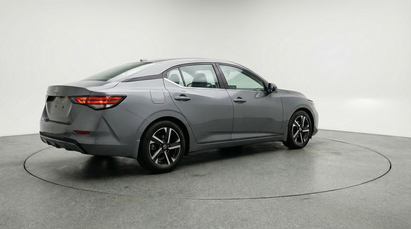 Used 2025 Nissan Sentra SV image 9