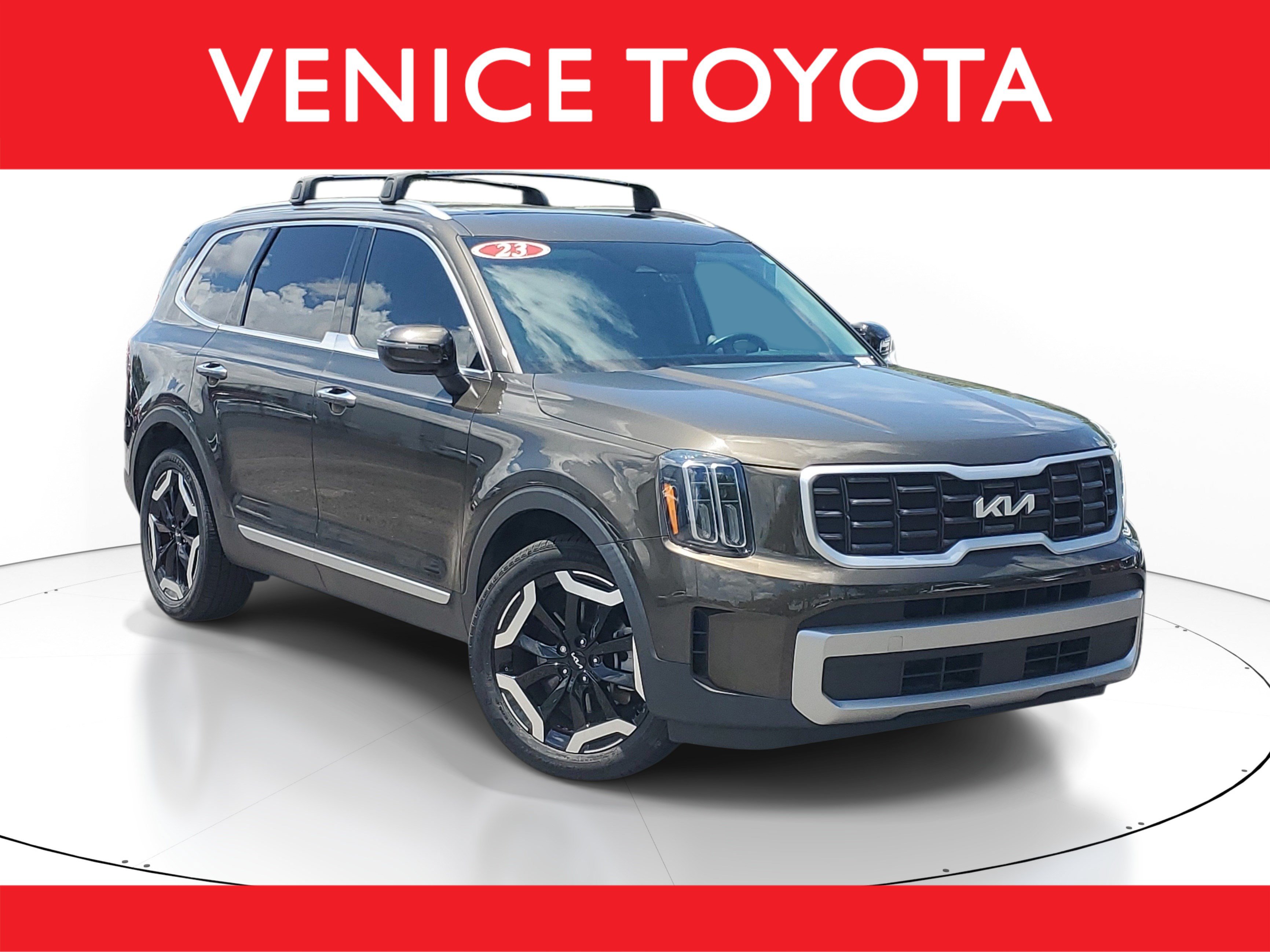 Used 2023 Kia Telluride S w/ S Sunroof Package AWD/4WD image 1
