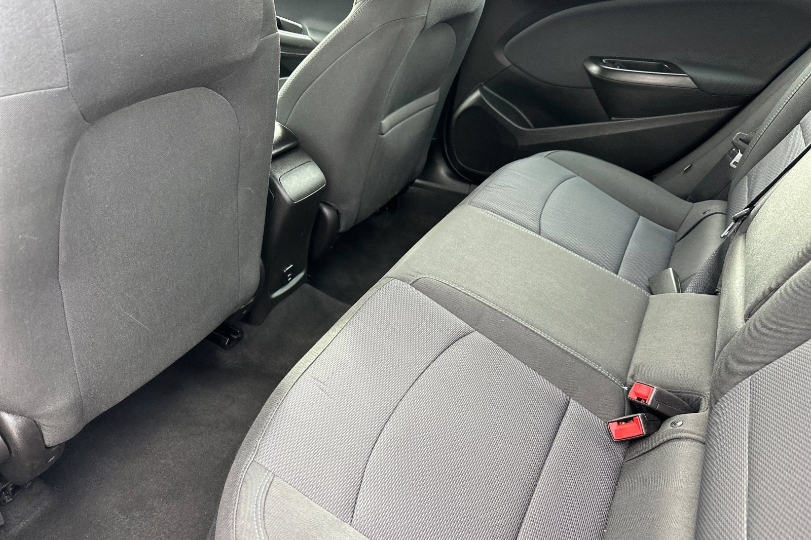 Used 2018 Chevrolet Cruze LT w/ RS Package FWD image 12