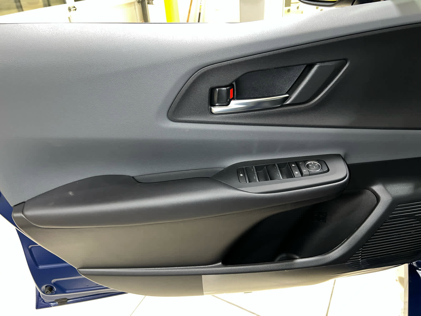 New 2026 Toyota Prius XLE image 12