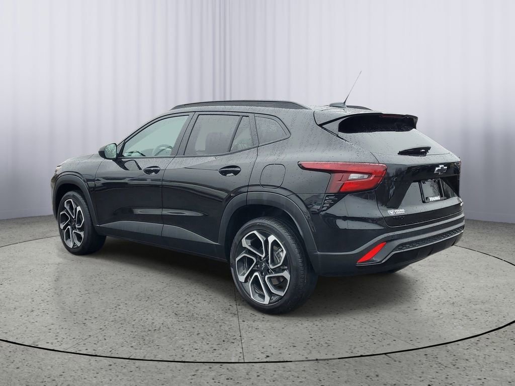 Certified 2025 Chevrolet Trax RS w/ Driver Confidence Package image 4