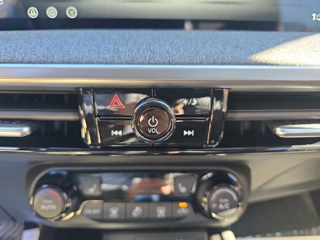 New 2026 Nissan Kicks SV w/ SV Premium Package image 22