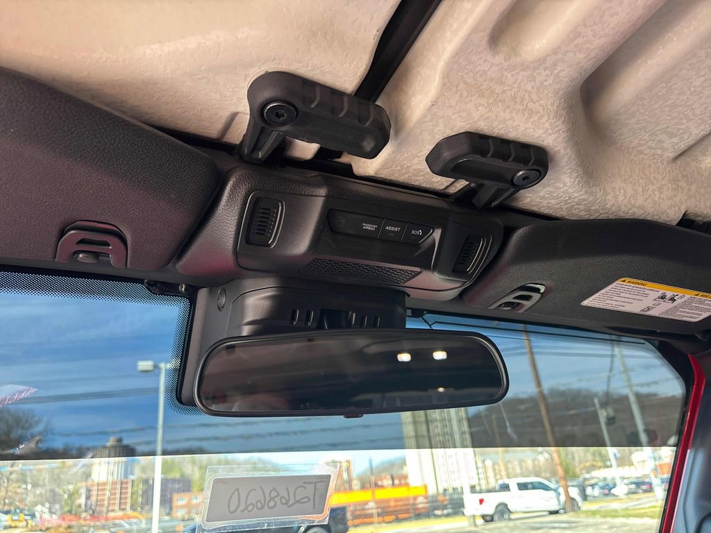 Used 2024 Jeep Wrangler Unlimited Rubicon image 21