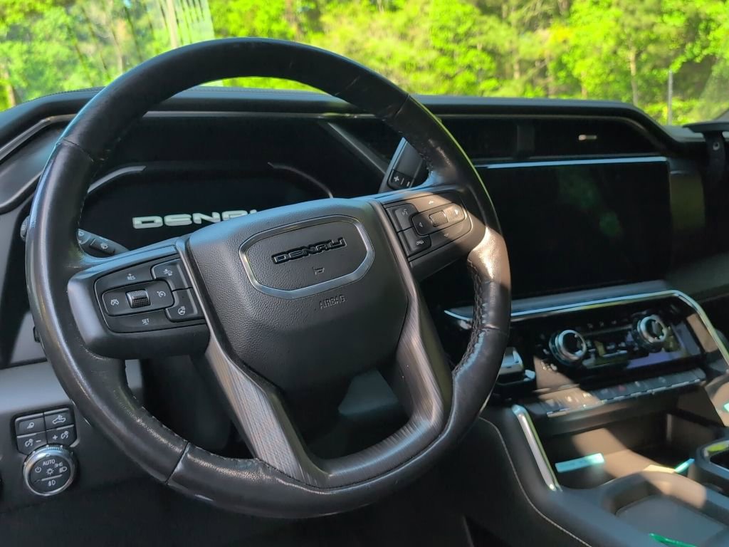 Used 2024 GMC Sierra 2500 Denali Ultimate image 8