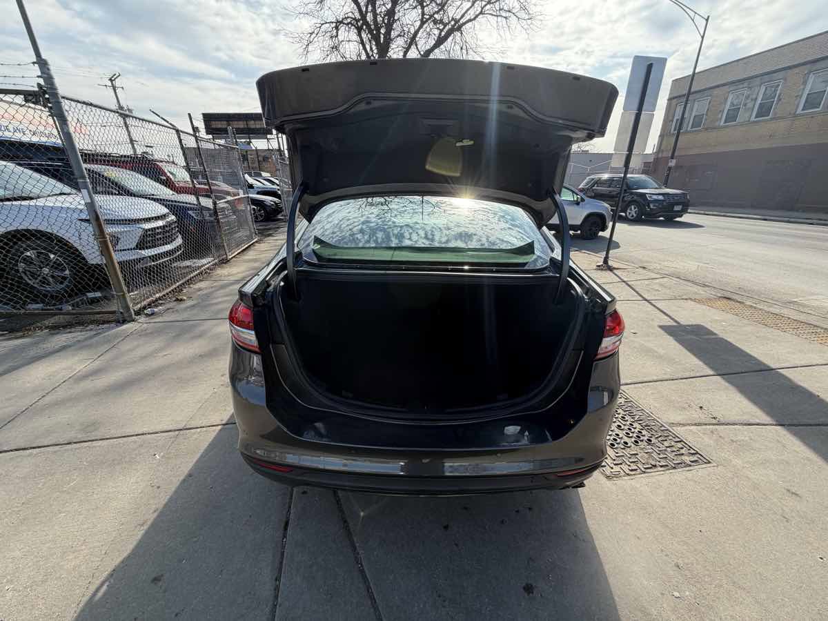 Used 2018 Ford Fusion SE w/ Fusion SE Technology Package image 21