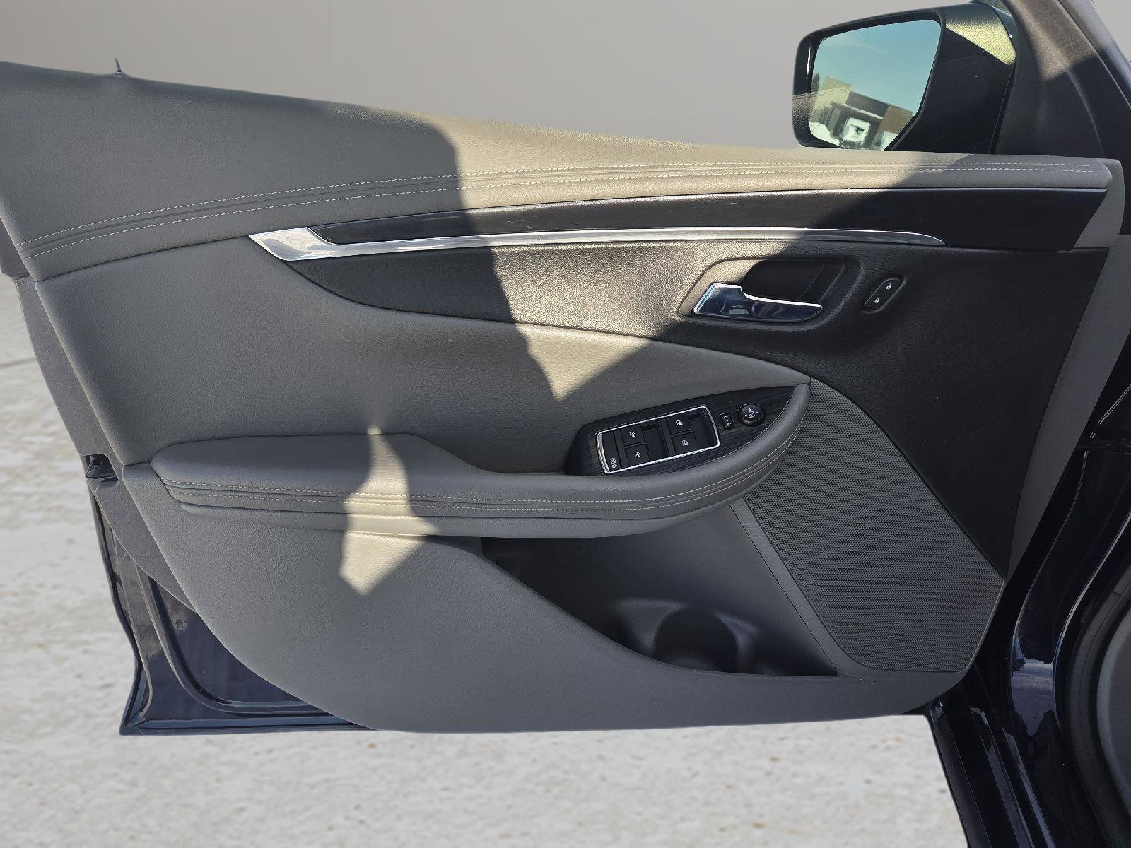 Used 2018 Chevrolet Impala LT image 24