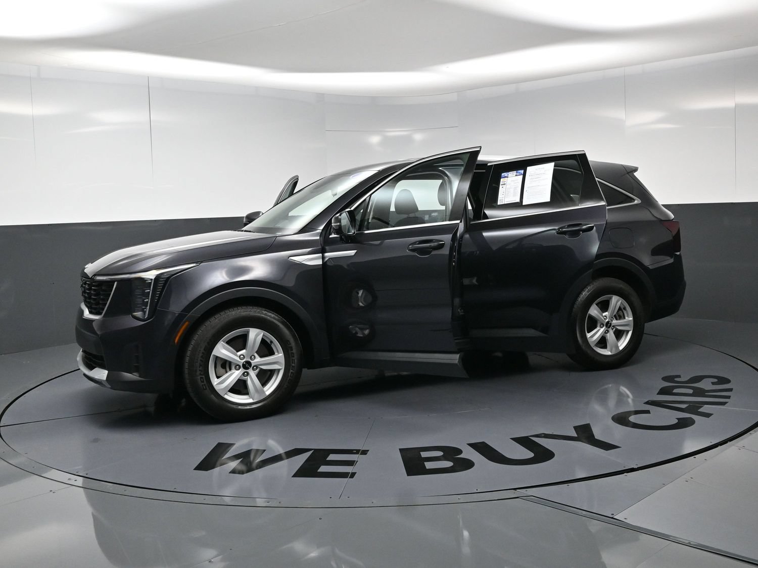 Used 2025 Kia Sorento LX FWD image 21