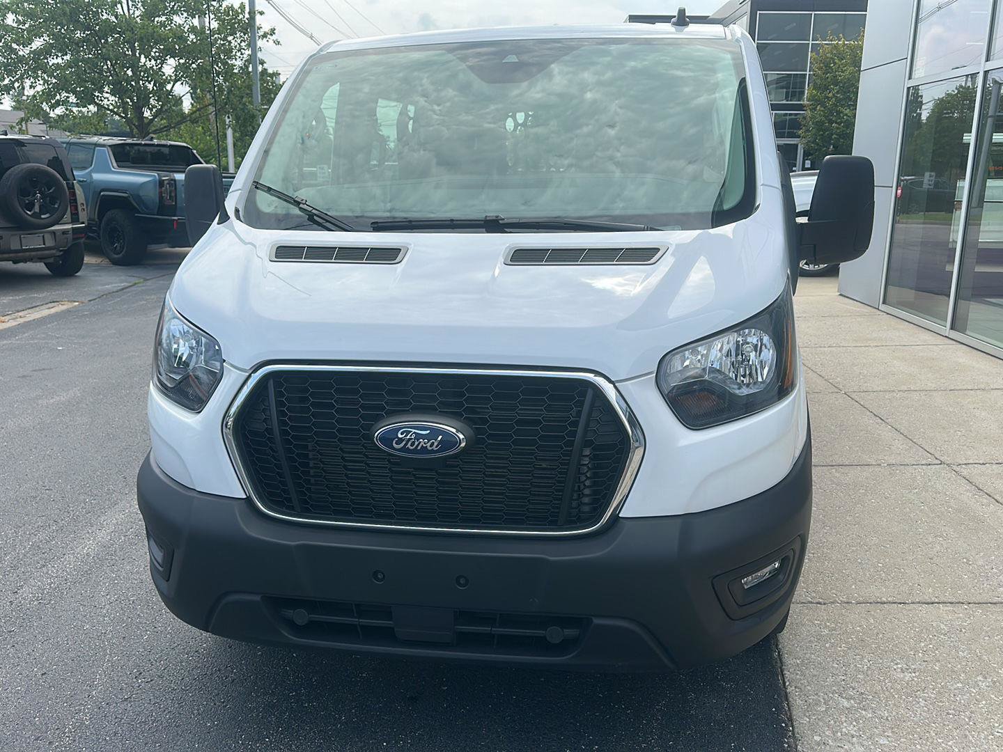 Used 2025 Ford Transit 250 Low Roof w/ Exterior Upgrade Package RWD image 7