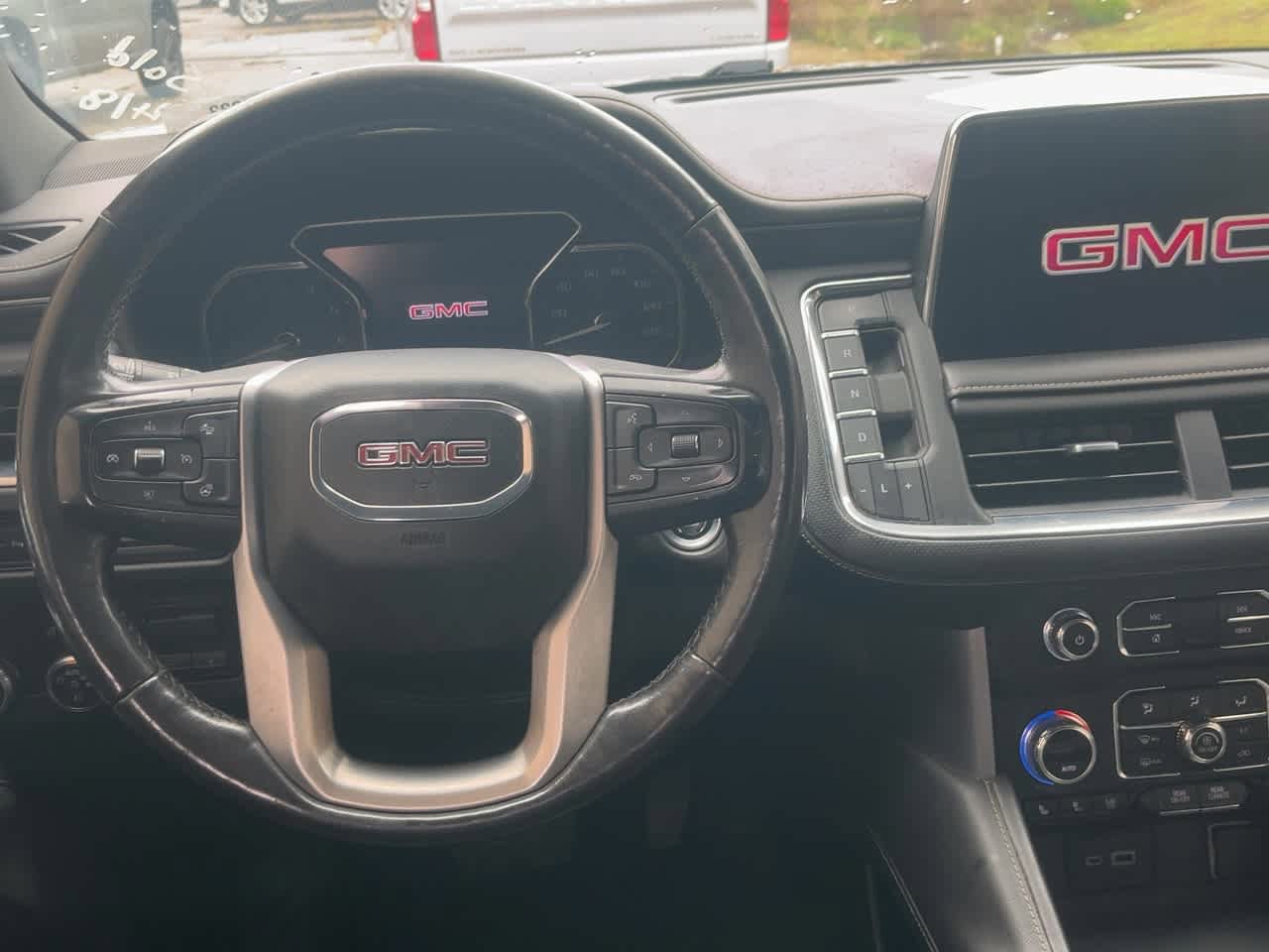 Used 2021 GMC Yukon XL SLT w/ SLT Luxury Plus Package RWD image 4
