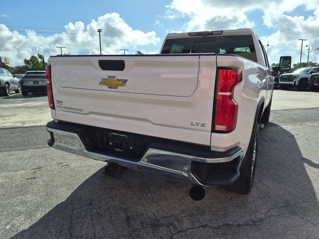 Used 2025 Chevrolet Silverado 2500 LTZ w/ LTZ Convenience Package AWD/4WD image 4