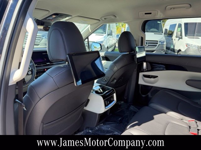 Used 2024 Kia Carnival SX FWD image 19