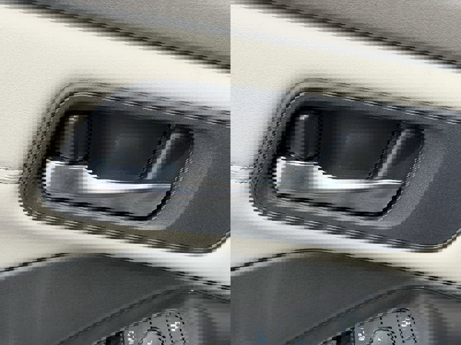 New 2026 Nissan Rogue SV FWD image 18