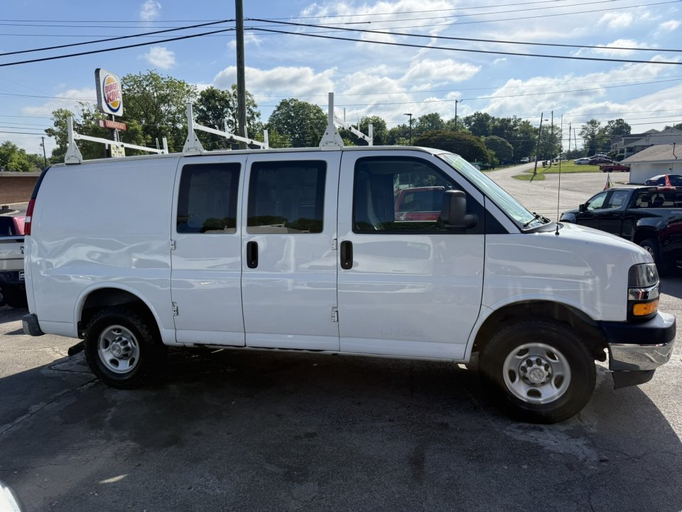 Used 2019 Chevrolet Express 2500 w/ Driver Convenience Package RWD image 4