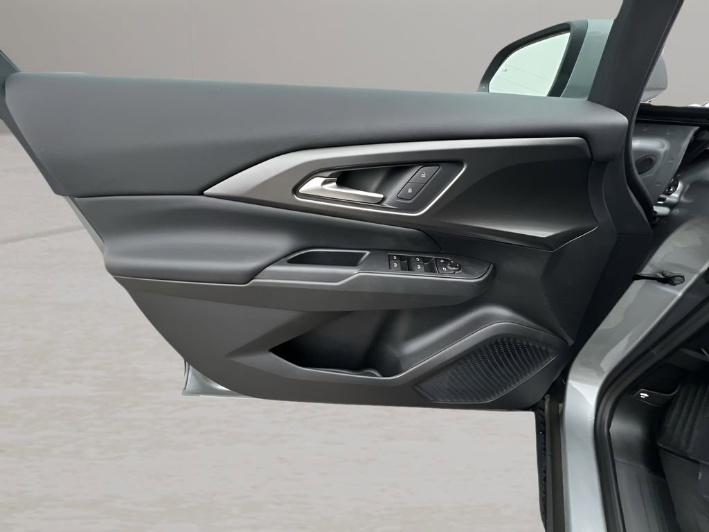 New 2026 Chevrolet Equinox EV LT image 20