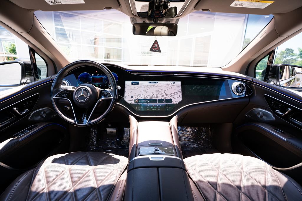 Used 2024 Mercedes-Benz Maybach EQS 680 4MATIC image 53