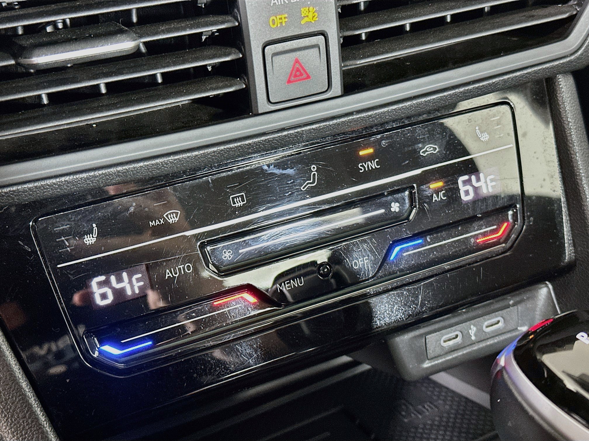 Used 2025 Volkswagen Jetta SE FWD image 23