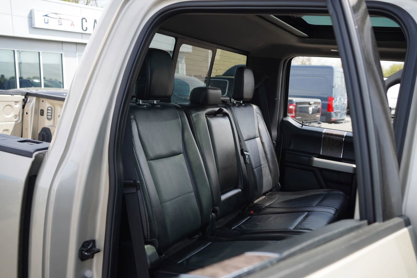 Used 2017 Ford F350 Lariat w/ Lariat Ultimate Package AWD/4WD image 19
