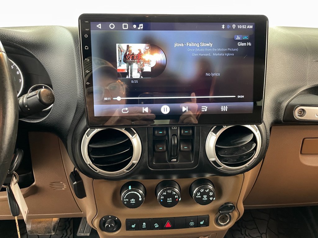 Used 2014 Jeep Wrangler Unlimited Rubicon image 25