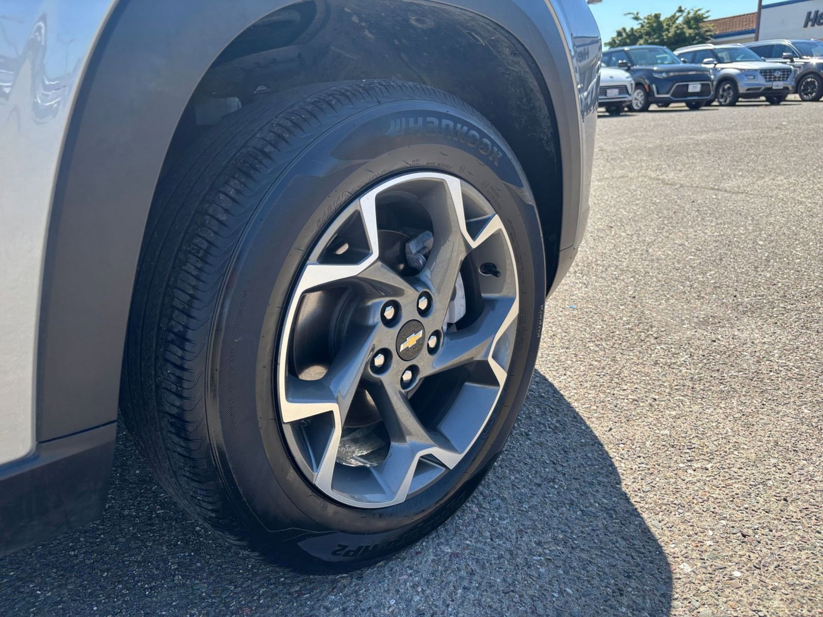 Used 2025 Chevrolet Trax LT FWD image 30