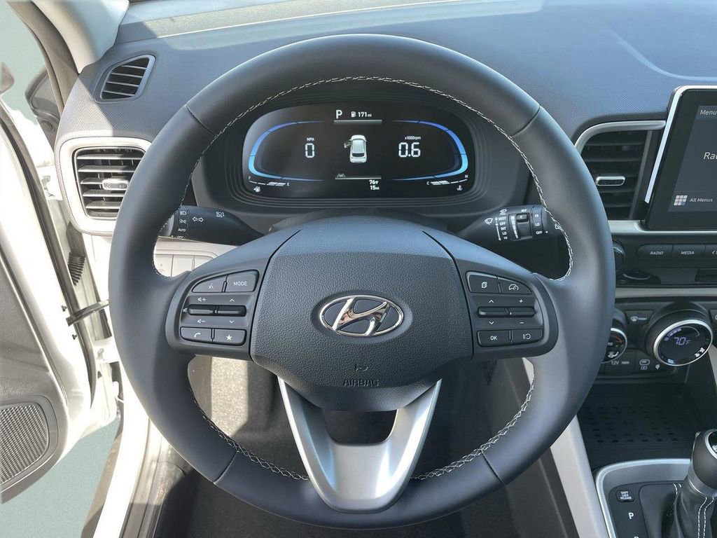 New 2026 Hyundai Venue SEL FWD image 31