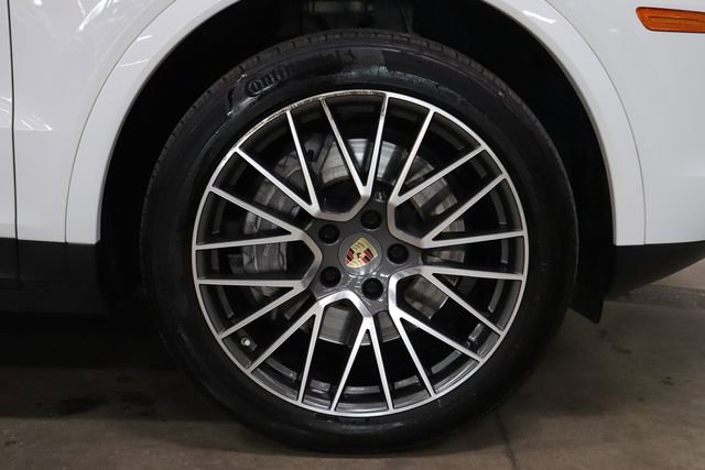 Used 2022 Porsche Cayenne Platinum Edition AWD/4WD image 40