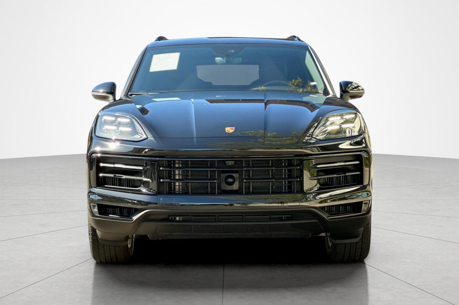 Used 2025 Porsche Cayenne AWD/4WD image 8