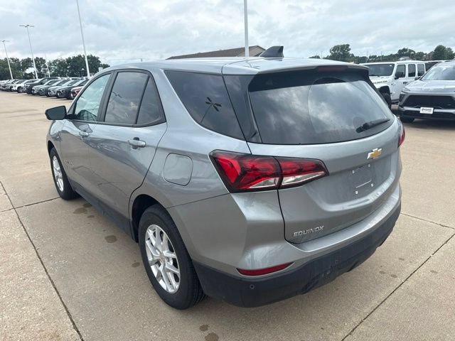 Used 2024 Chevrolet Equinox LS w/ LS Convenience Package FWD image 5