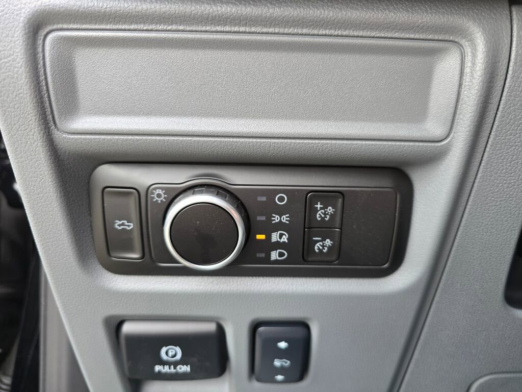 New 2025 Ford F150 Lightning Flash AWD/4WD image 18