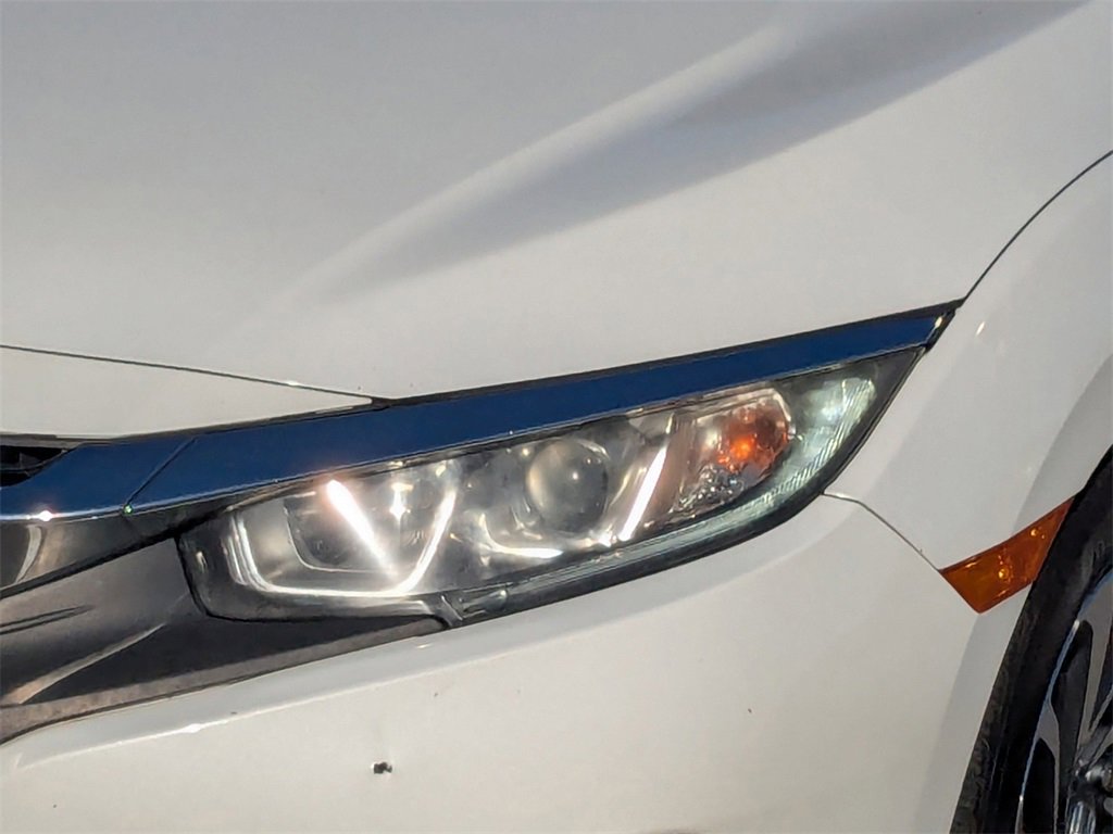 Used 2018 Honda Civic EX image 9