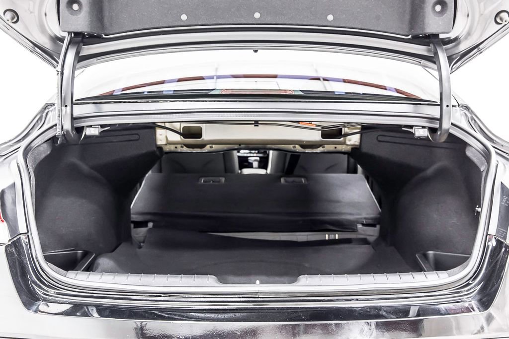 Used 2025 Hyundai Elantra SEL FWD image 33