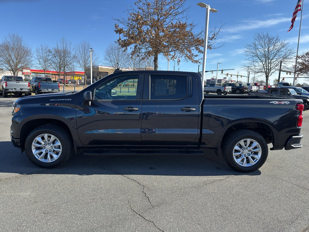 Used 2023 Chevrolet Silverado 1500 Custom image 4