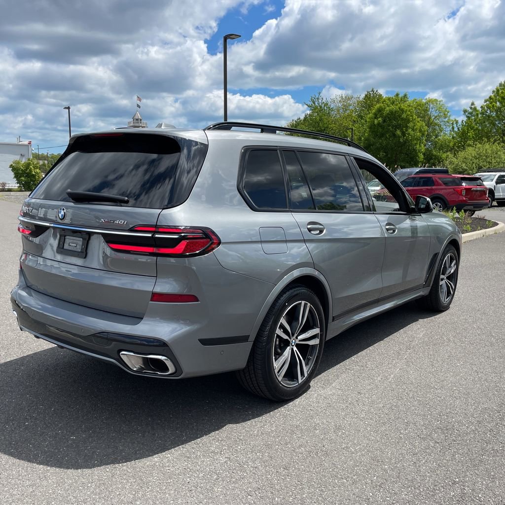 Used 2023 BMW X7 xDrive40i w/ M Sport Package AWD/4WD image 7