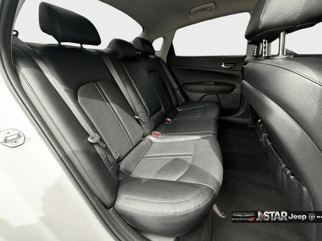 Used 2020 Kia Optima EX image 29