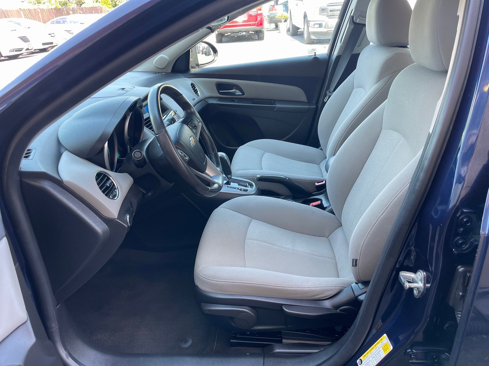 Used 2011 Chevrolet Cruze Eco image 10