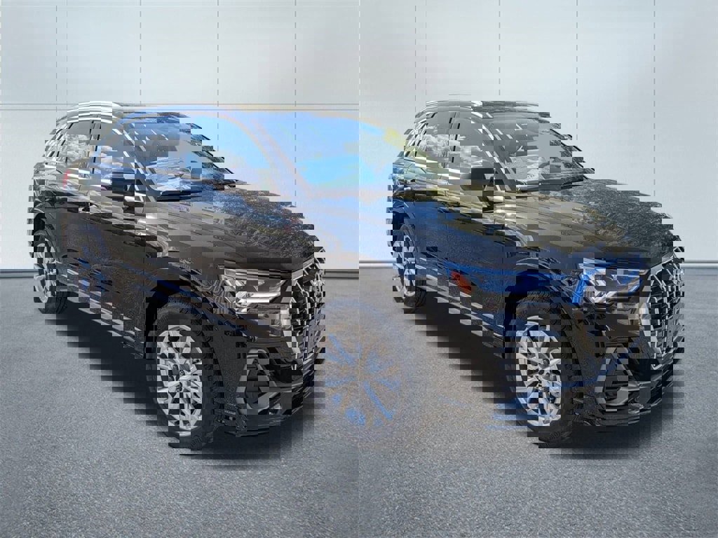 New 2025 Audi Q3 2.0T Premium