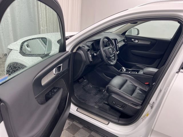 Used 2023 Volvo XC40 B5 Plus w/ Driver Assist Package image 12