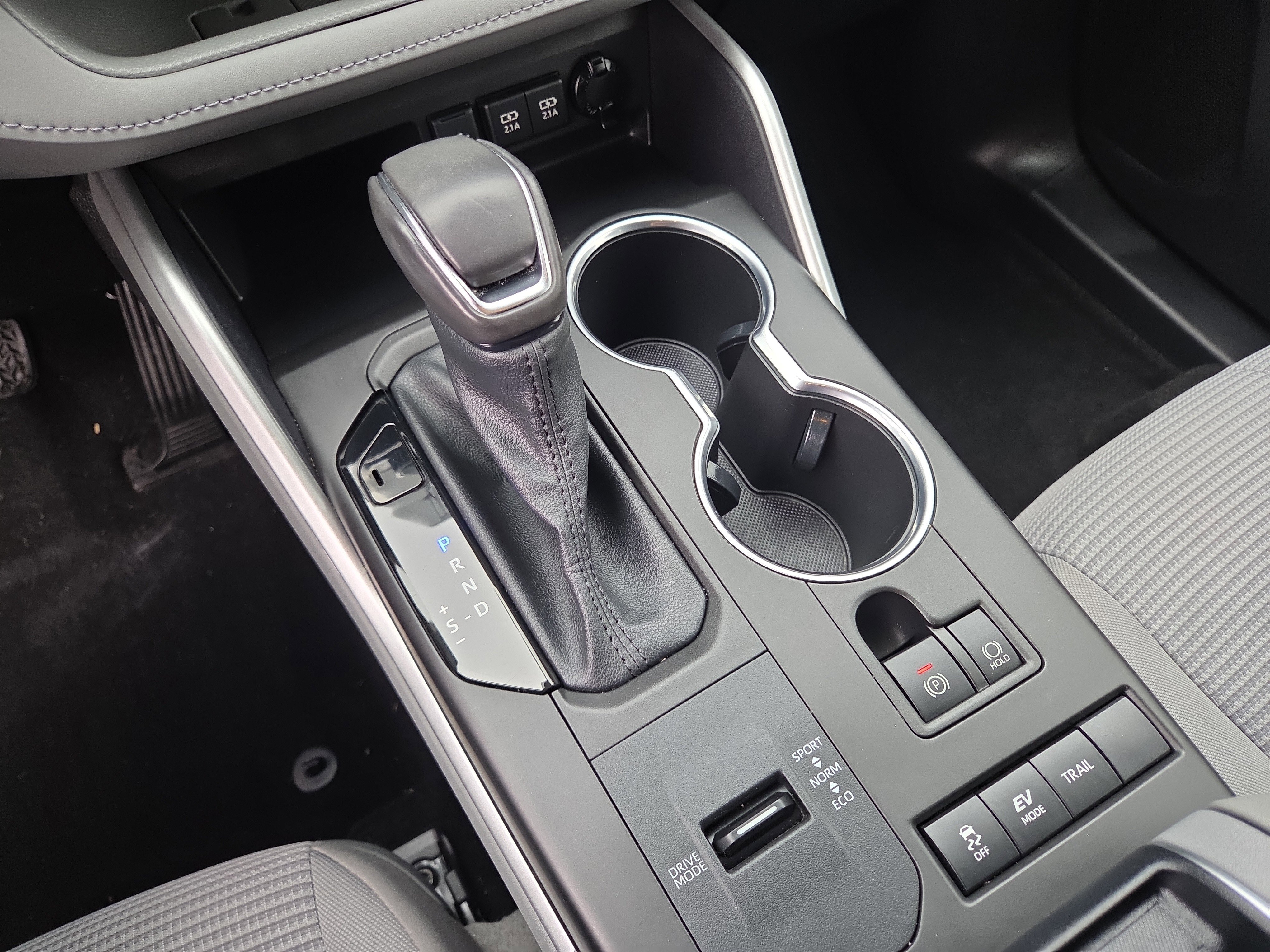 Used 2020 Toyota Highlander LE image 31