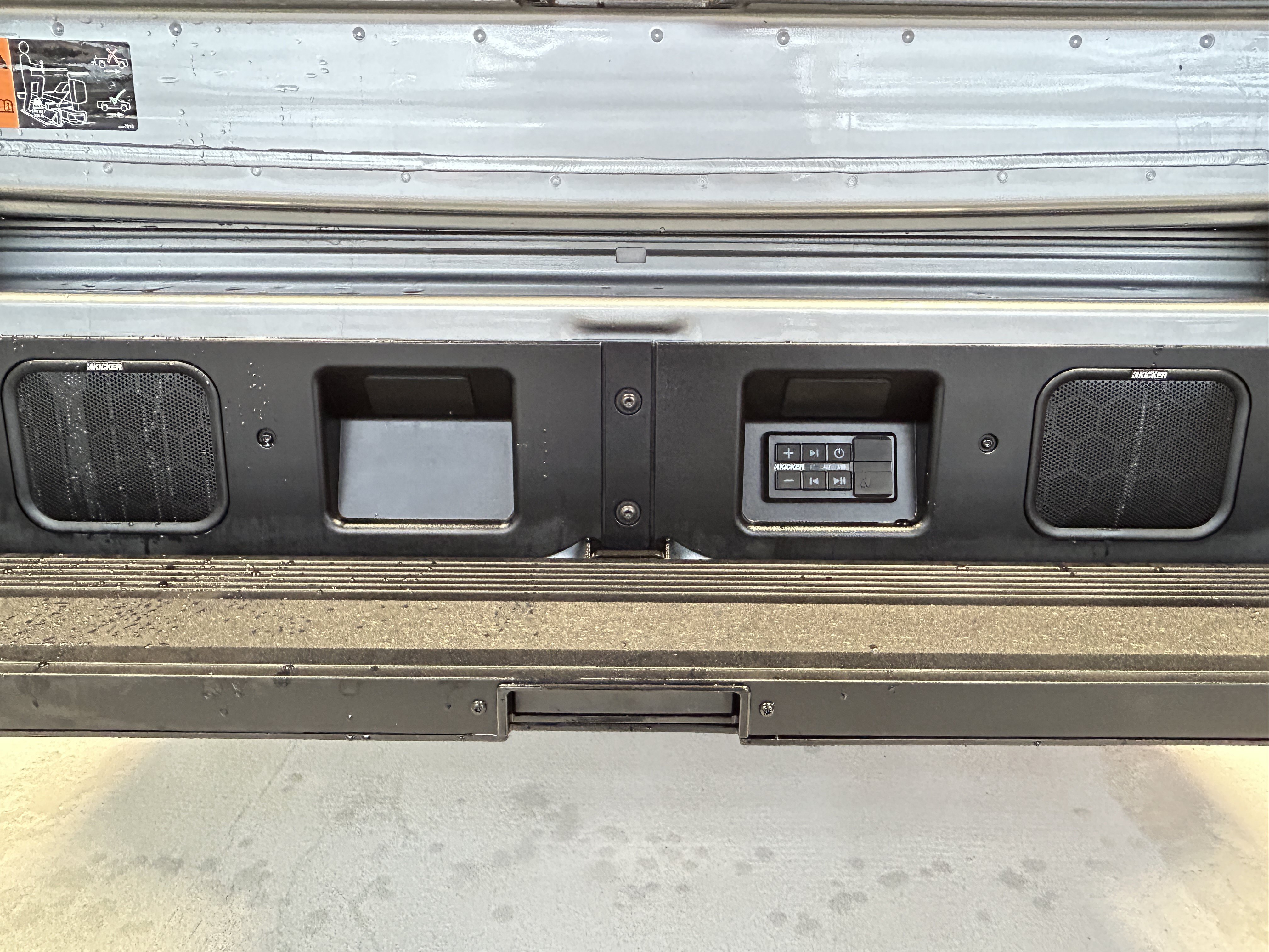 Used 2025 GMC Sierra 2500 Denali Ultimate AWD/4WD image 9