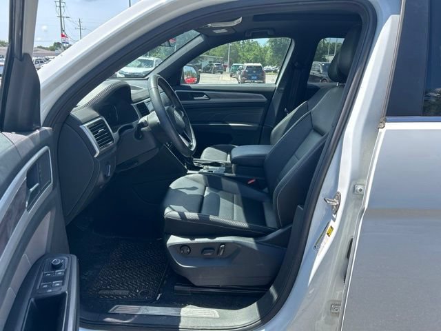 Used 2023 Volkswagen Atlas Cross Sport SE w/ Panoramic Sunroof Package FWD image 24