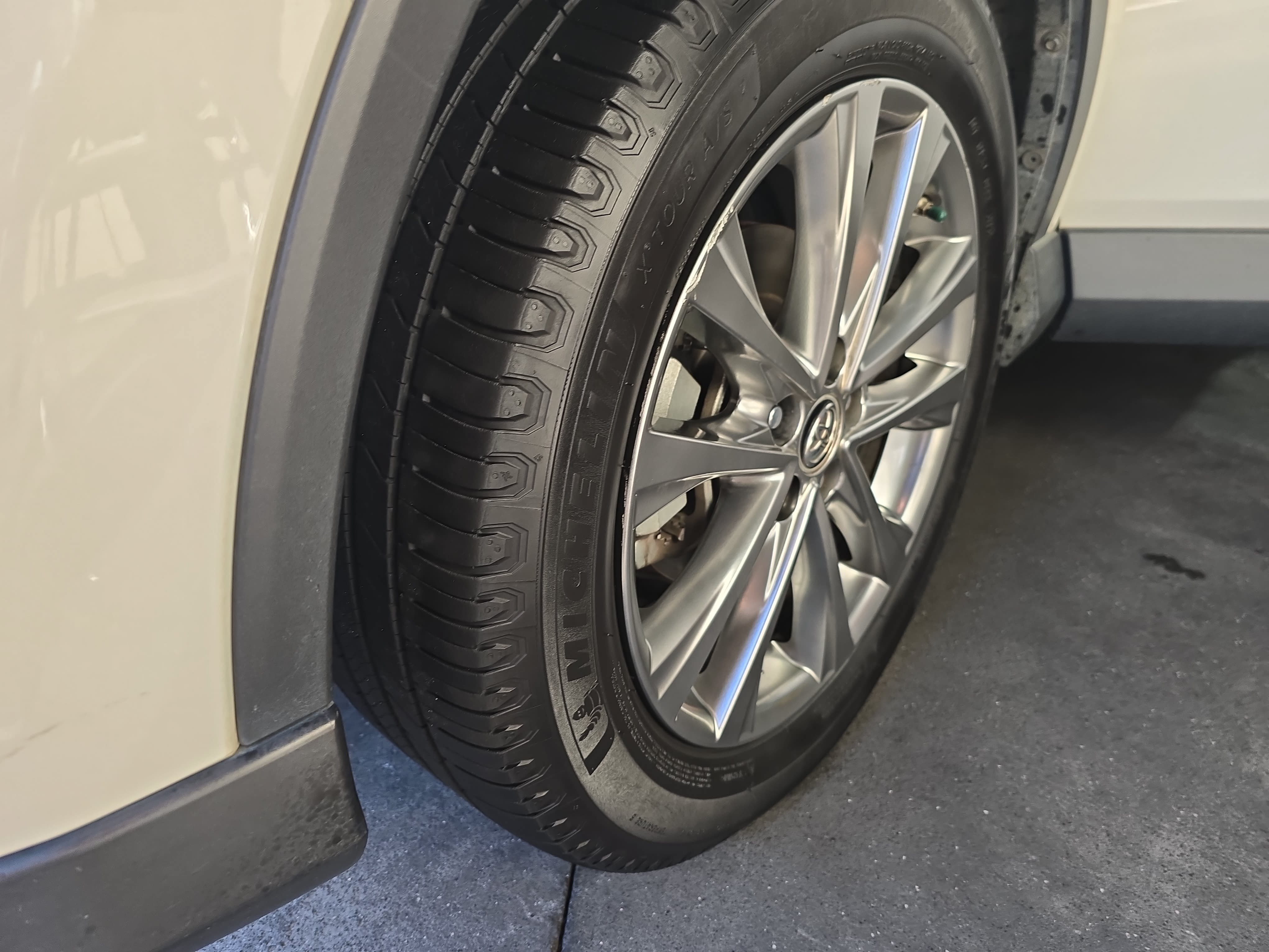 Used 2016 Toyota RAV4 Limited FWD image 31